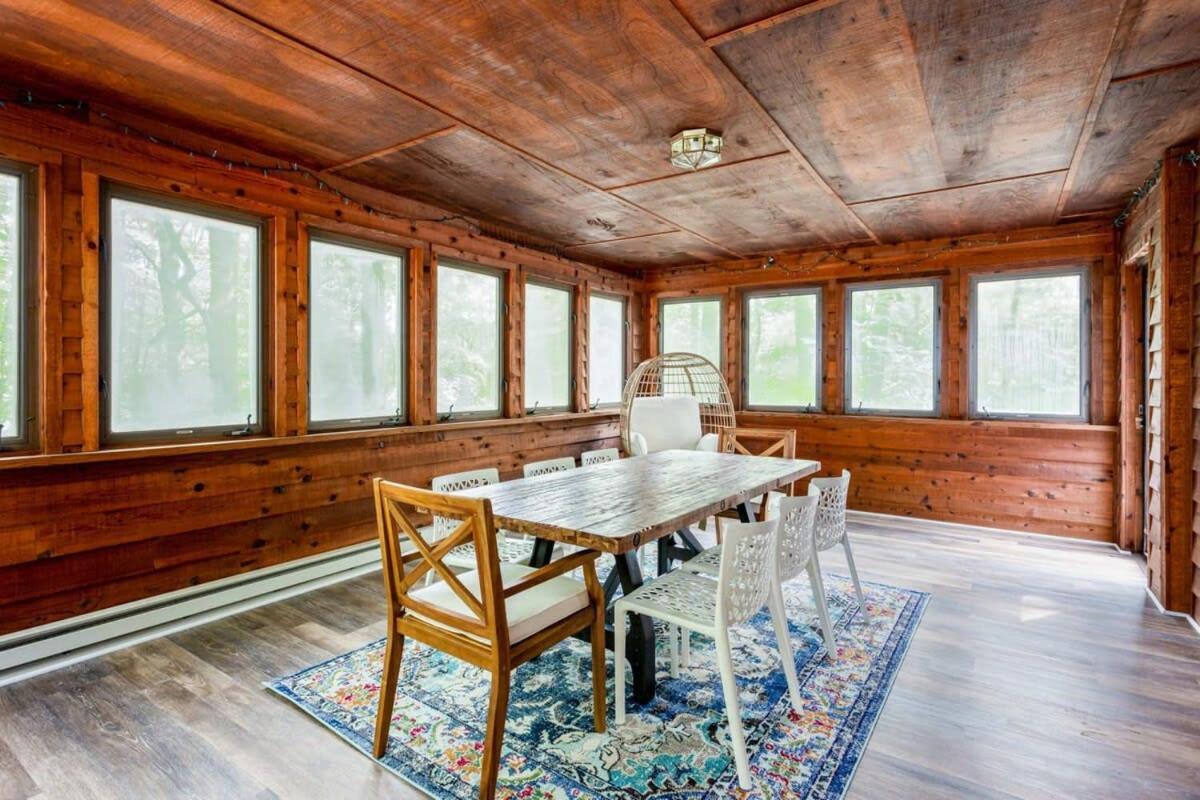 Huge Cabin W Hot Tub, Deck, Grill, Fire Pit, Wifi بيركلي سبرينغز المظهر الخارجي الصورة